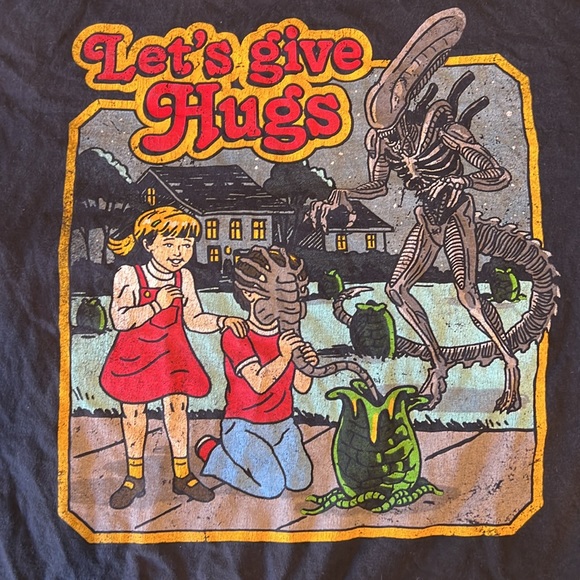 Alien “Let’s Give Hugs” Graphic Tee Shirt - Size L - Picture 2 of 4
